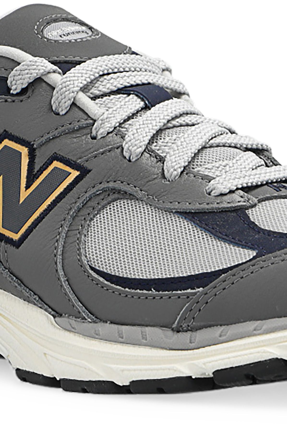 New Balance ‘M2002RHP' sneakers