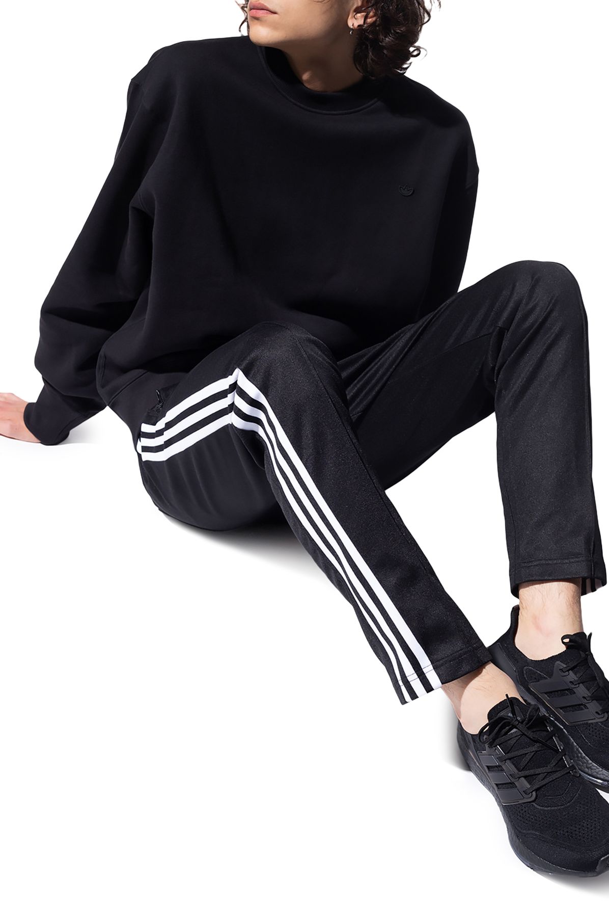 Adidas Originals Oversize sweatshirt with logo