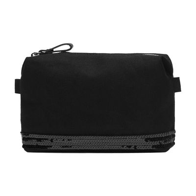  Zipped pouch