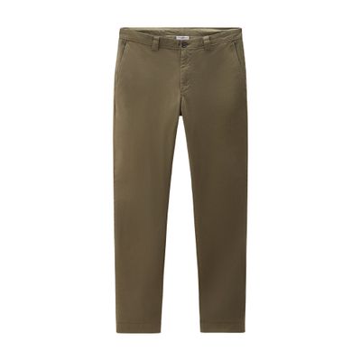 Woolrich Garment-dyed classic chino pant in stretch cotton