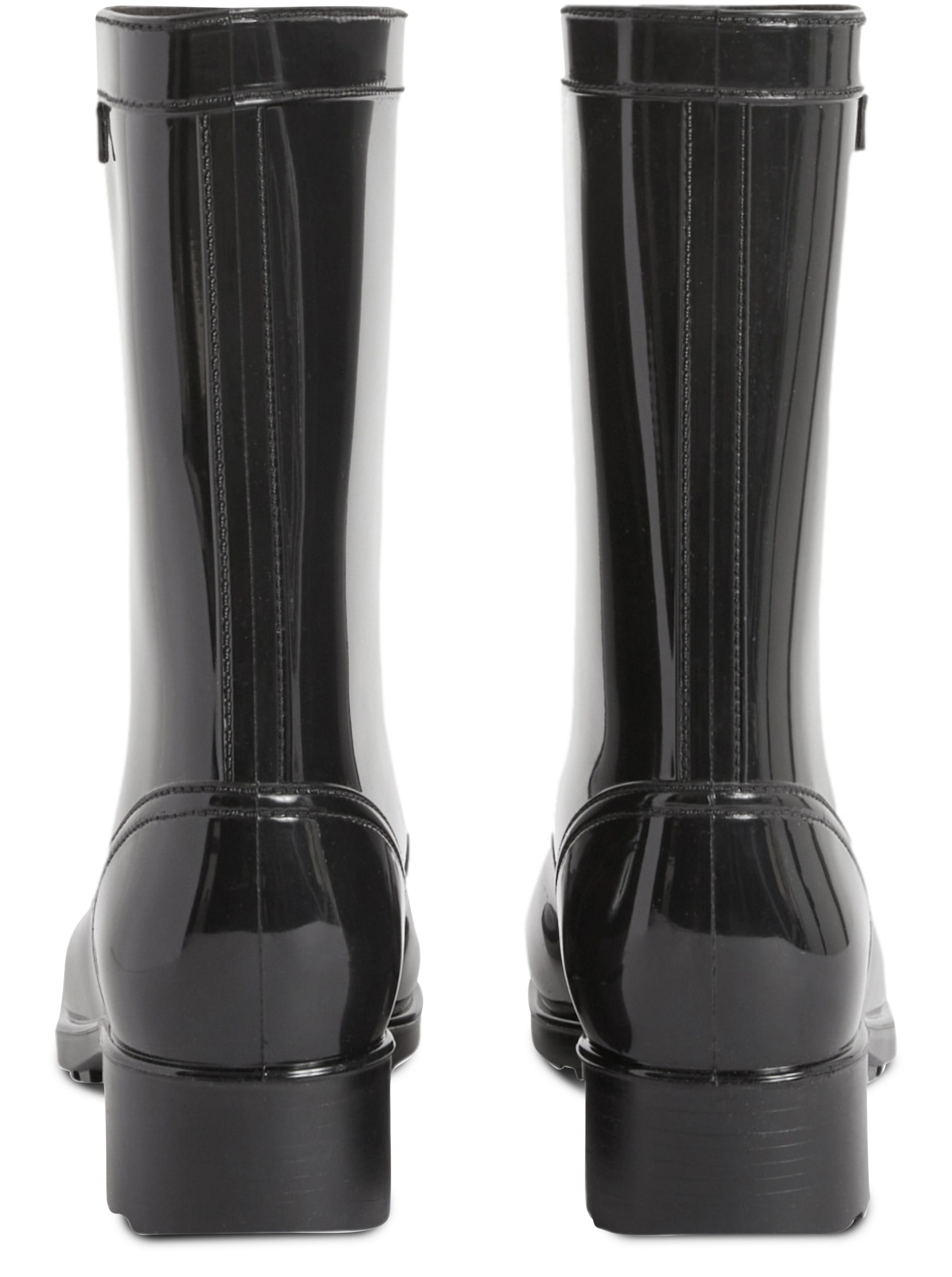  Wellington boots