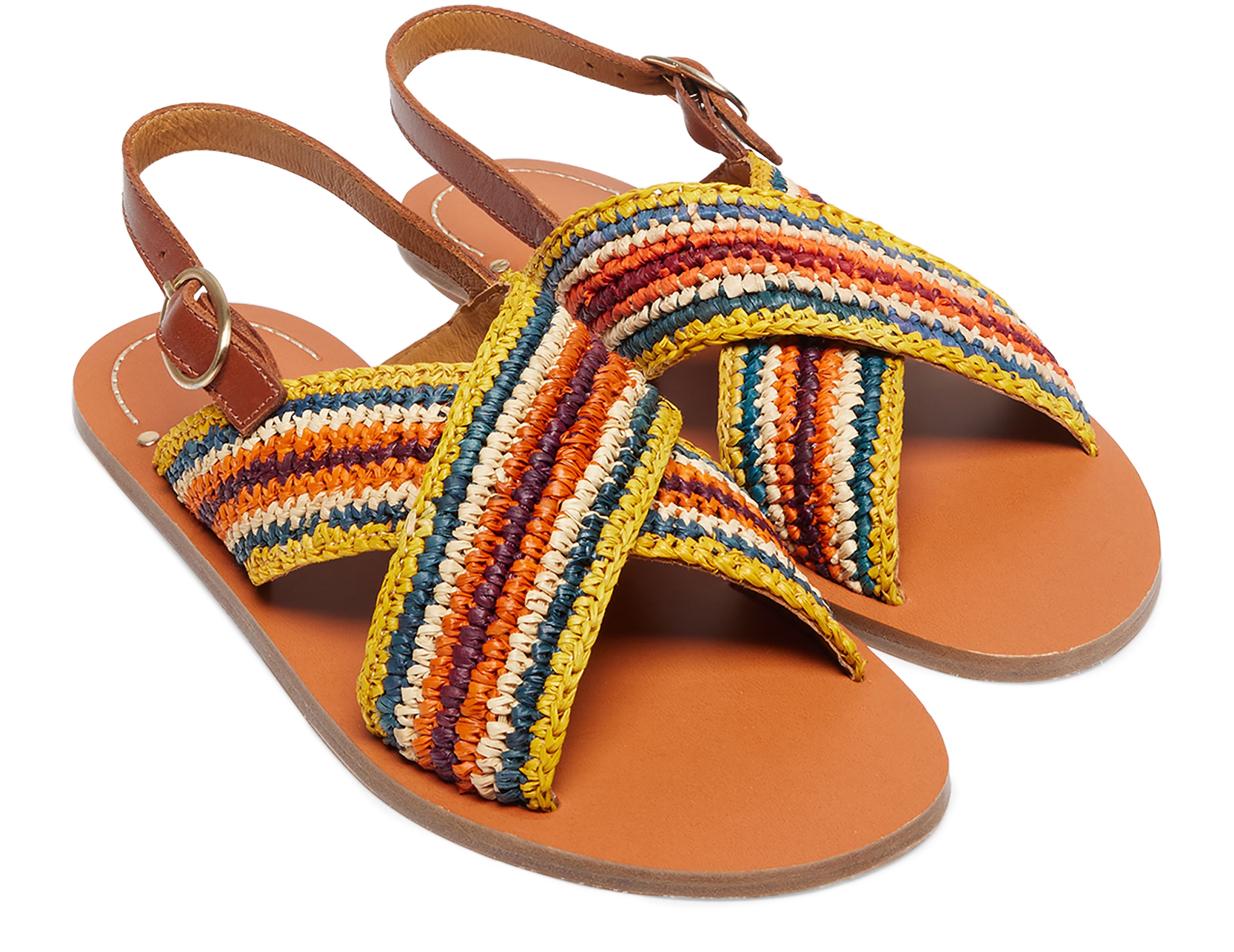  Flat raffia sandals