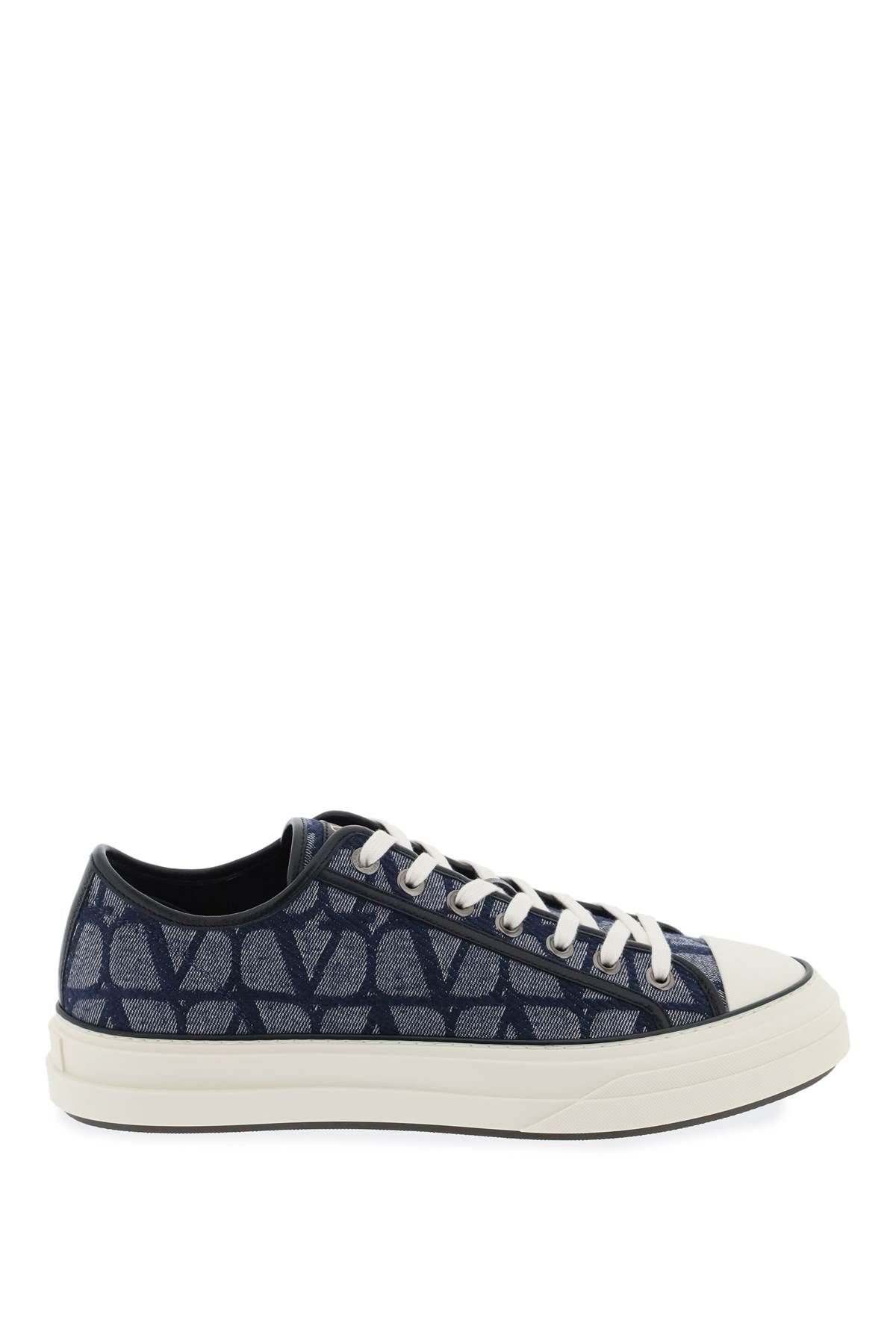 VALENTINO GARAVANI VALENTINO GARAVANI totaloop low-top sneakers in denim-effect toile iconographe